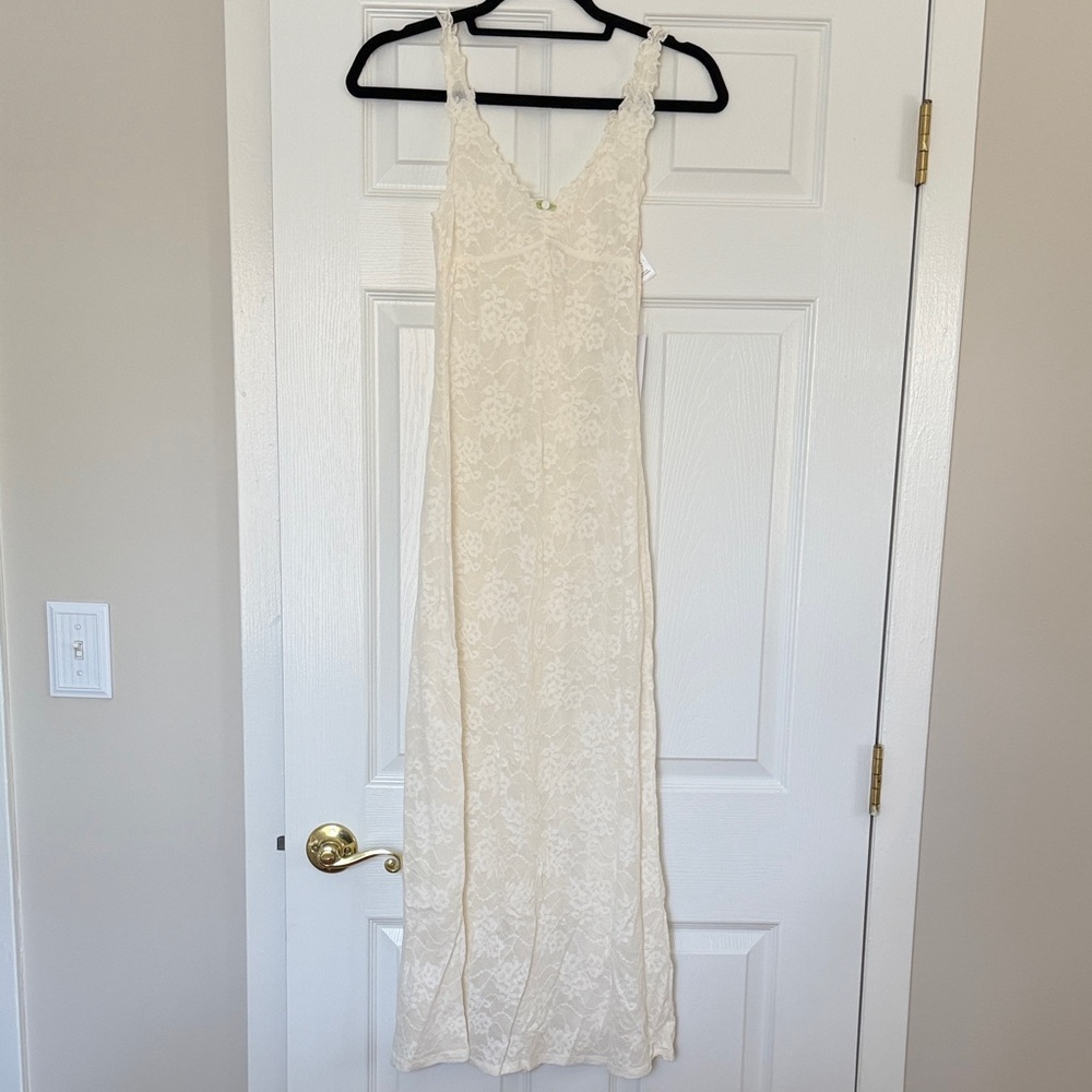 NWT WeWoreWhat Ivory Lace Rosette MIDI Dress